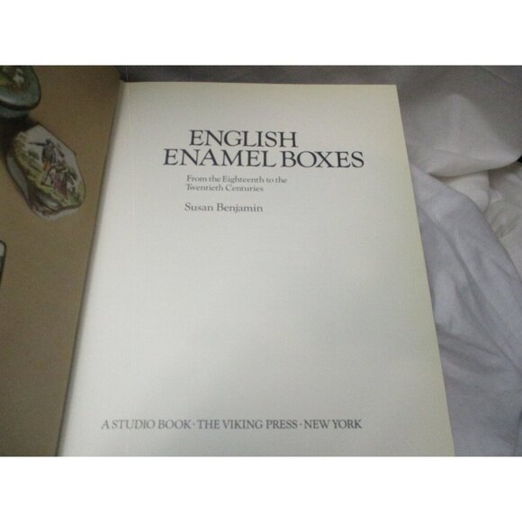 English enamel boxes book by susan Benjamin, hard cover 1978 blue - Picture 4 of 5